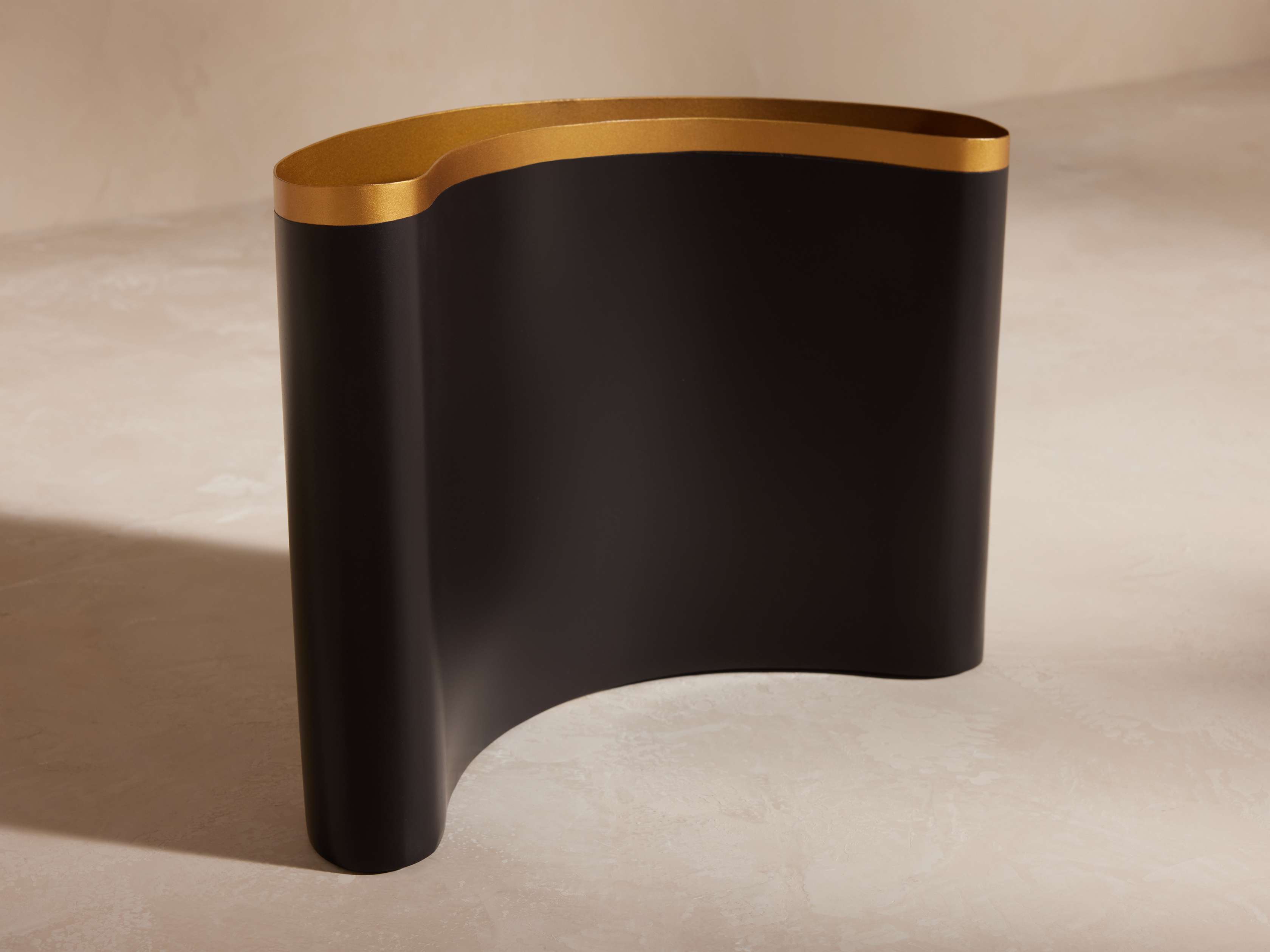 Nouria Abstract Vase